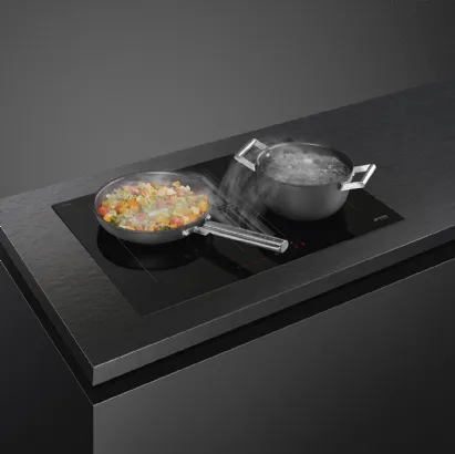 Piano Cottura Induzione con cappa integrata di Smeg